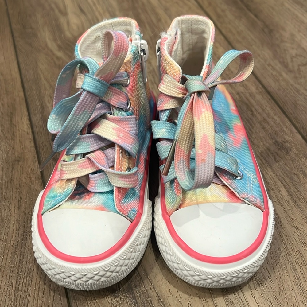 Tommy Bahama High Top Canvas Toddler Sneakers - Size 6